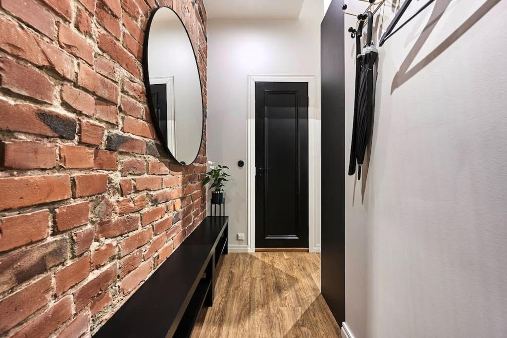 Urban-Glam City Centre Studio With A Gym And Terrace Tallin Exterior foto