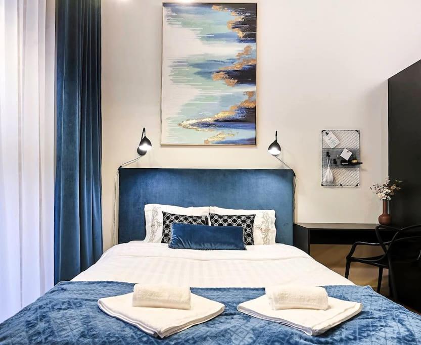 Urban-Glam City Centre Studio With A Gym And Terrace Tallin Exterior foto