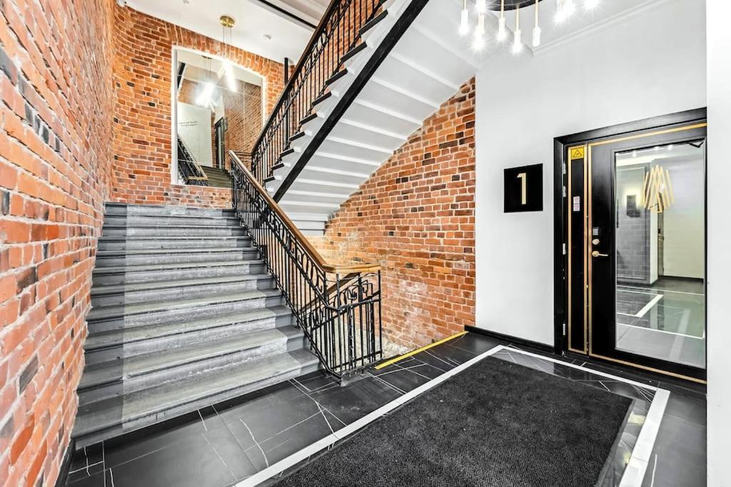 Urban-Glam City Centre Studio With A Gym And Terrace Tallin Exterior foto