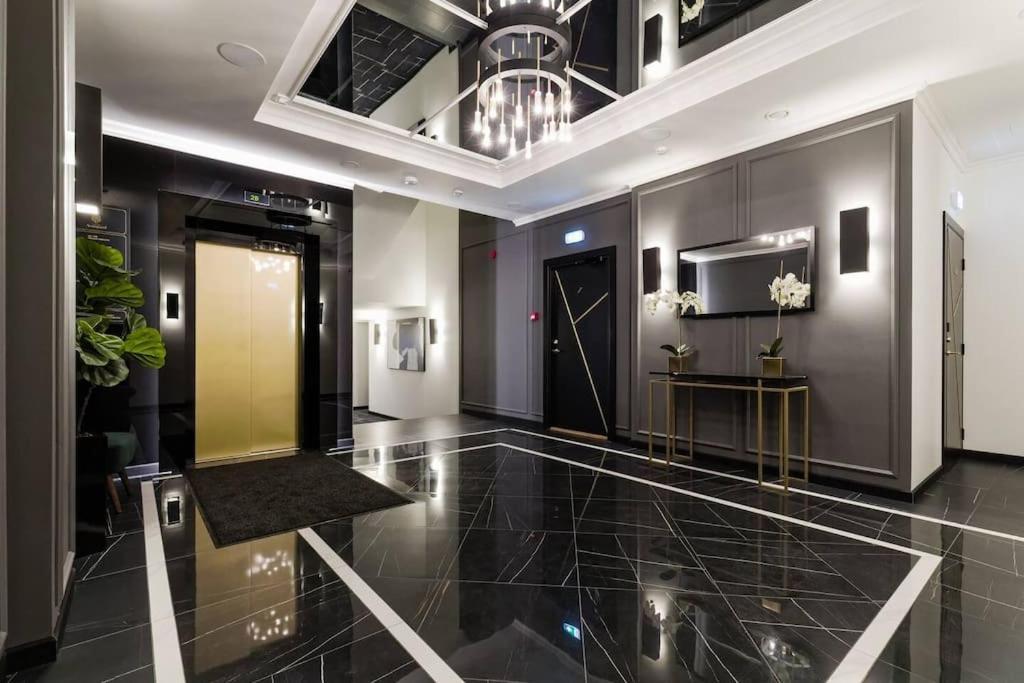 Urban-Glam City Centre Studio With A Gym And Terrace Tallin Exterior foto