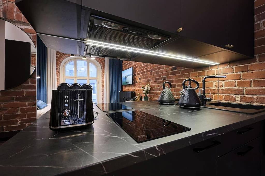 Urban-Glam City Centre Studio With A Gym And Terrace Tallin Exterior foto