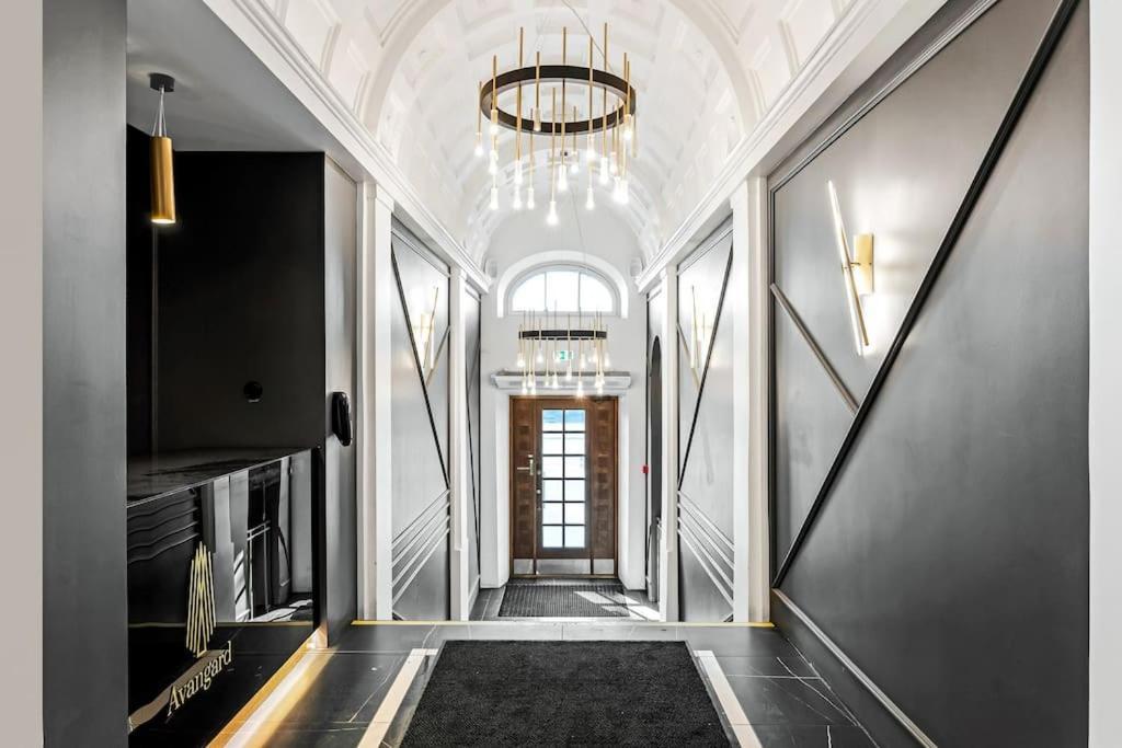 Urban-Glam City Centre Studio With A Gym And Terrace Tallin Exterior foto