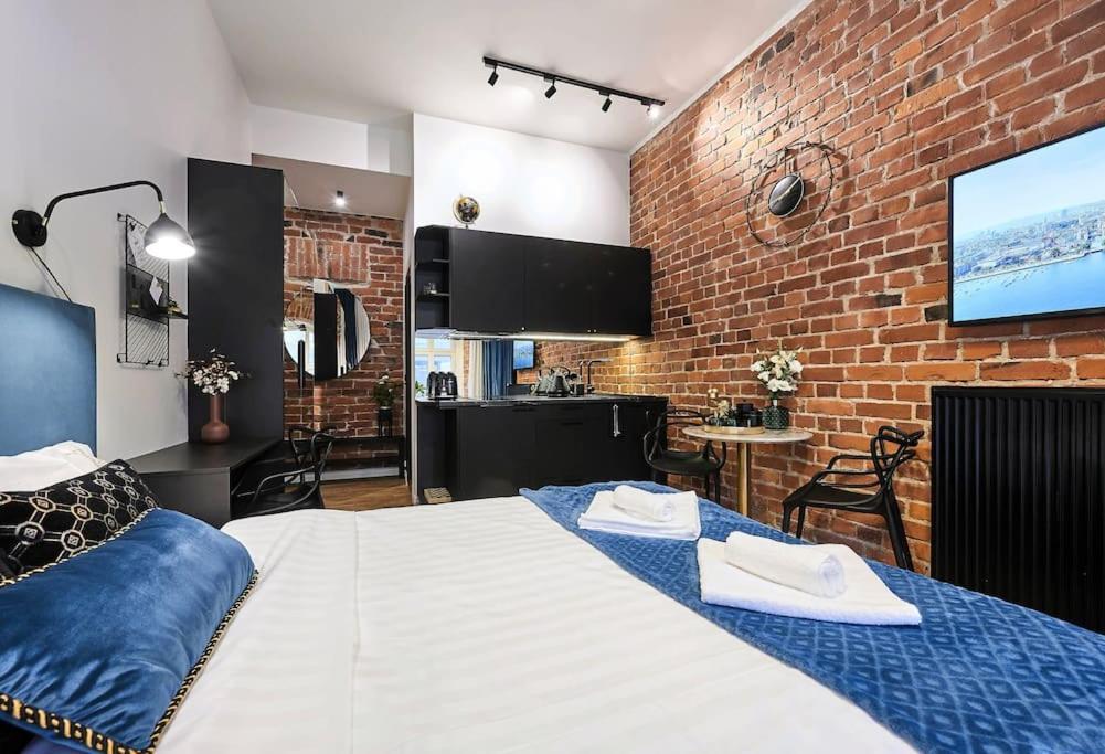 Urban-Glam City Centre Studio With A Gym And Terrace Tallin Exterior foto