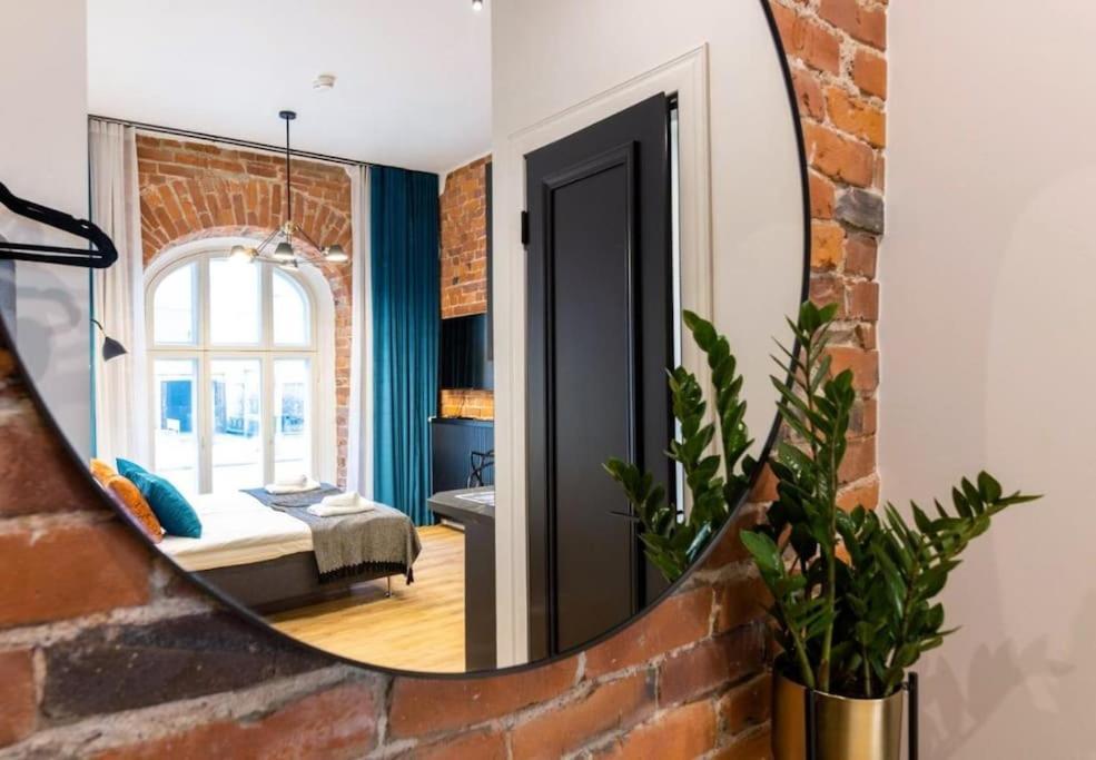 Urban-Glam City Centre Studio With A Gym And Terrace Tallin Exterior foto