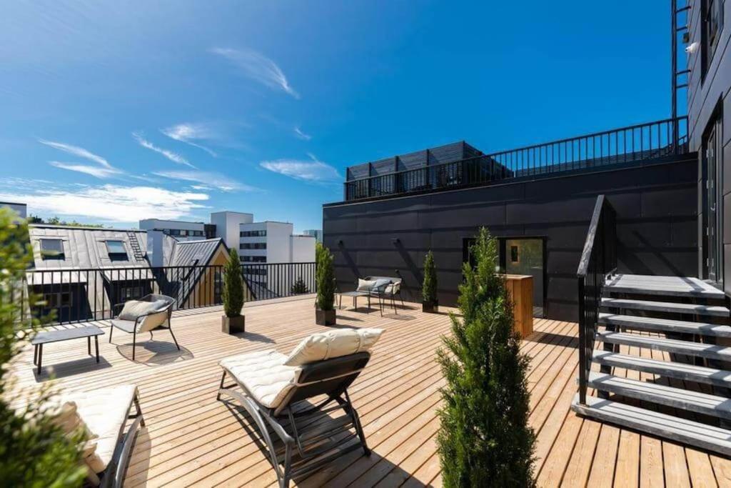 Urban-Glam City Centre Studio With A Gym And Terrace Tallin Exterior foto