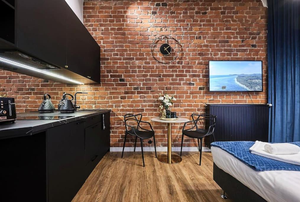 Urban-Glam City Centre Studio With A Gym And Terrace Tallin Exterior foto