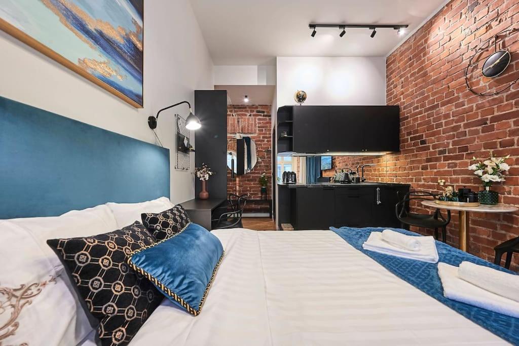 Urban-Glam City Centre Studio With A Gym And Terrace Tallin Exterior foto