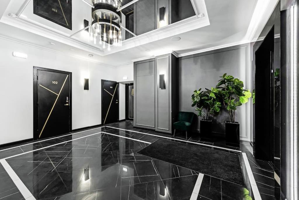 Urban-Glam City Centre Studio With A Gym And Terrace Tallin Exterior foto